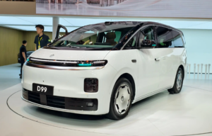 Компанія Leapmotor виводить на ринок Китаю мінівен D99